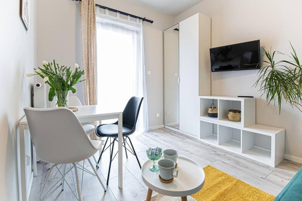 Apartament With Garden Bezplatny Parking !!! Cracovia Esterno foto